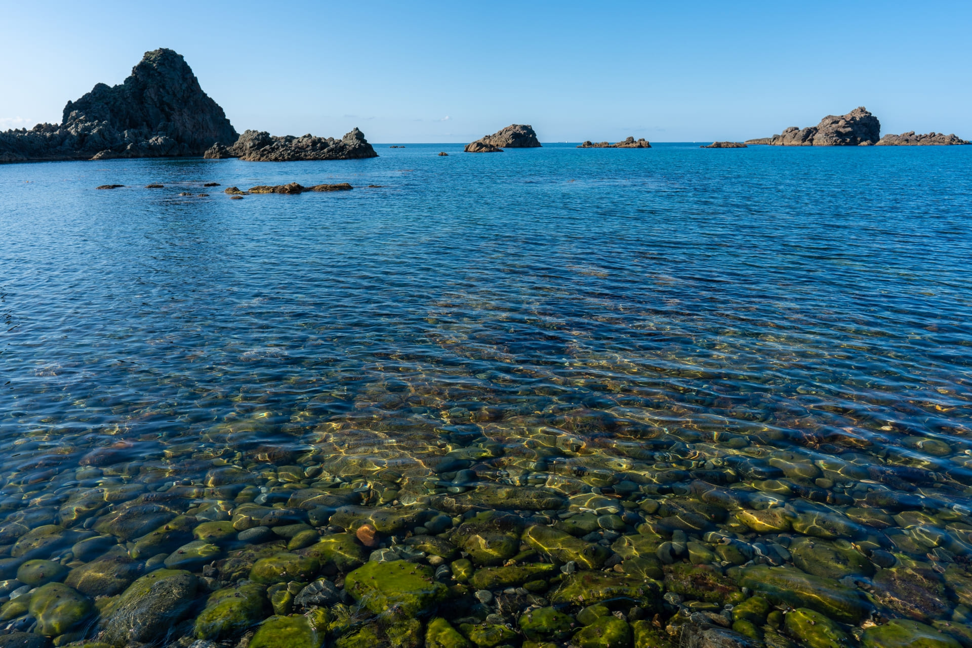 透き通った海